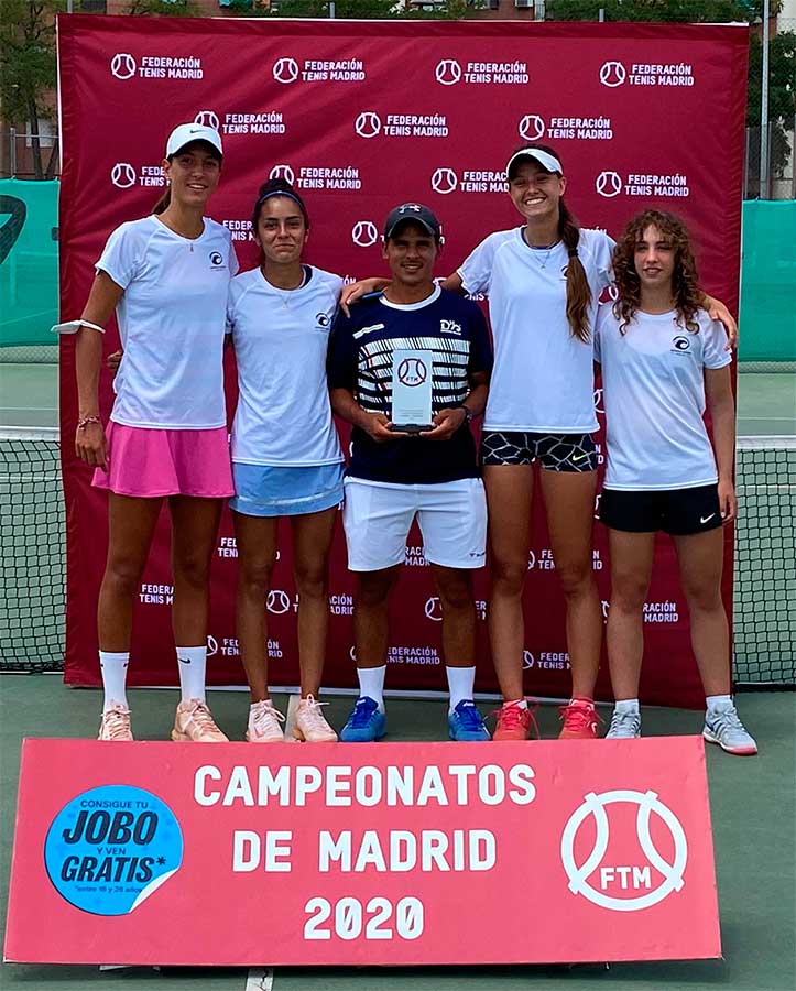 La Escuela de Alto Rendimiento de Tenis de la Universidad Europea gana el campeonato junior #JOBO de Madrid por equipos femenino