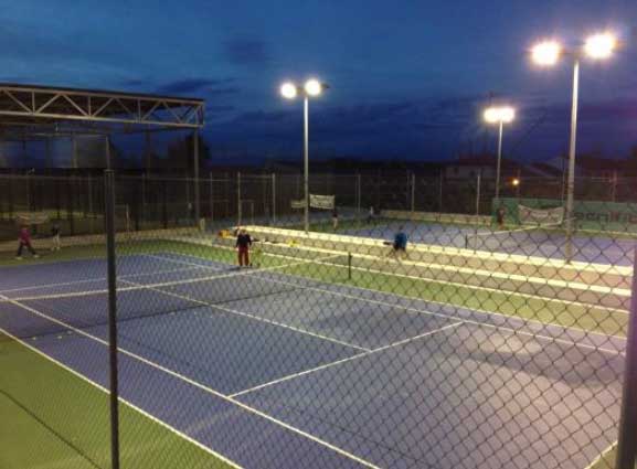 Visita nuestra Escuela de Tenis y Pádel de Navalcarnero