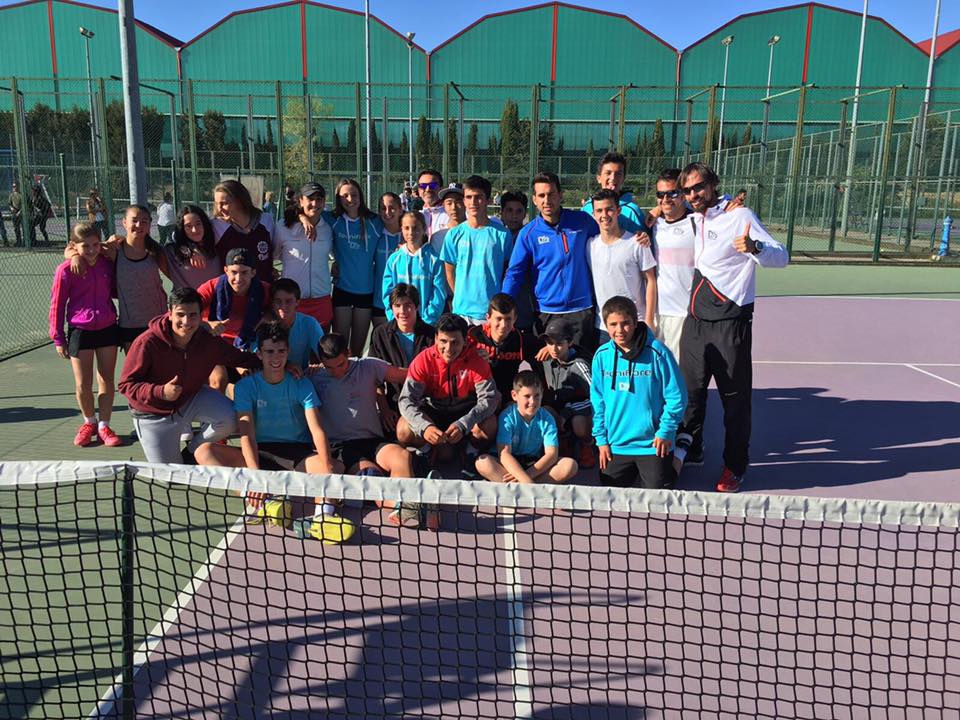 Los equipos de tenis de la UEM, campeones de liga juvenil
