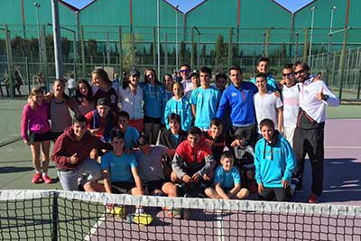 Los equipos de tenis de la UEM, campeones de liga juvenil de la Comunidad de Madrid