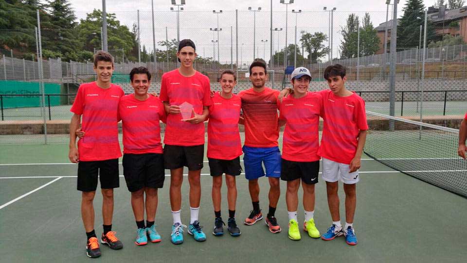 Los equipos cadetes de tenis de la UEM, campeones de Madrid