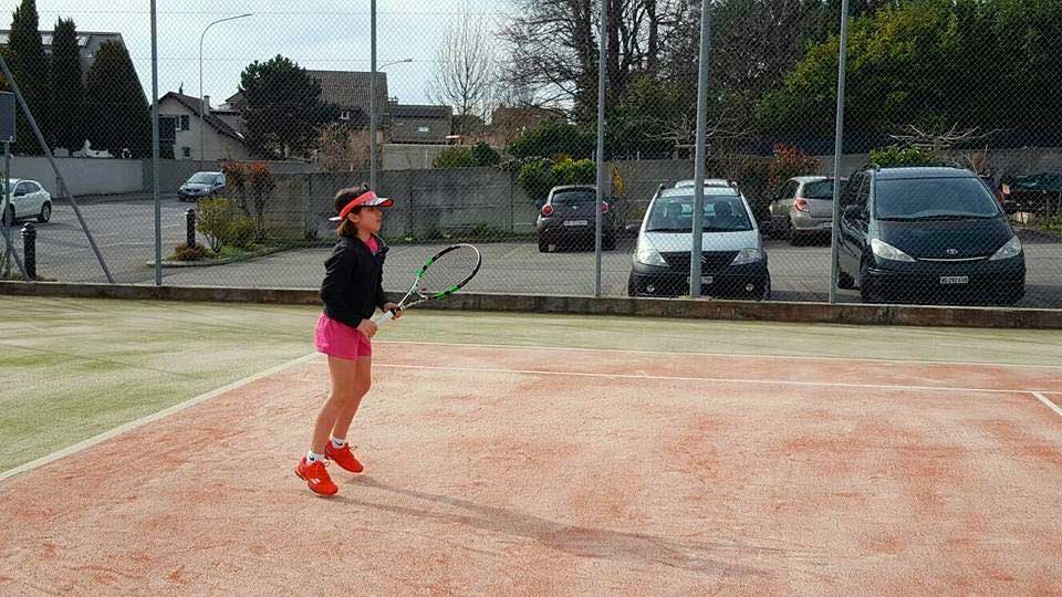 Jordan Julia Alonso Dippenaar, jugadora nº 2 benjamín en Suiza en la Escuela de Alto Rendimiento de Tenis de la UEM.