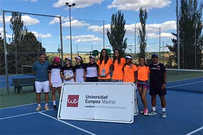 Campeones Tenis en la 1º división Cadete Femenino de Madrid.  Escuela de Alto Rendimiento de Tenis de la UE