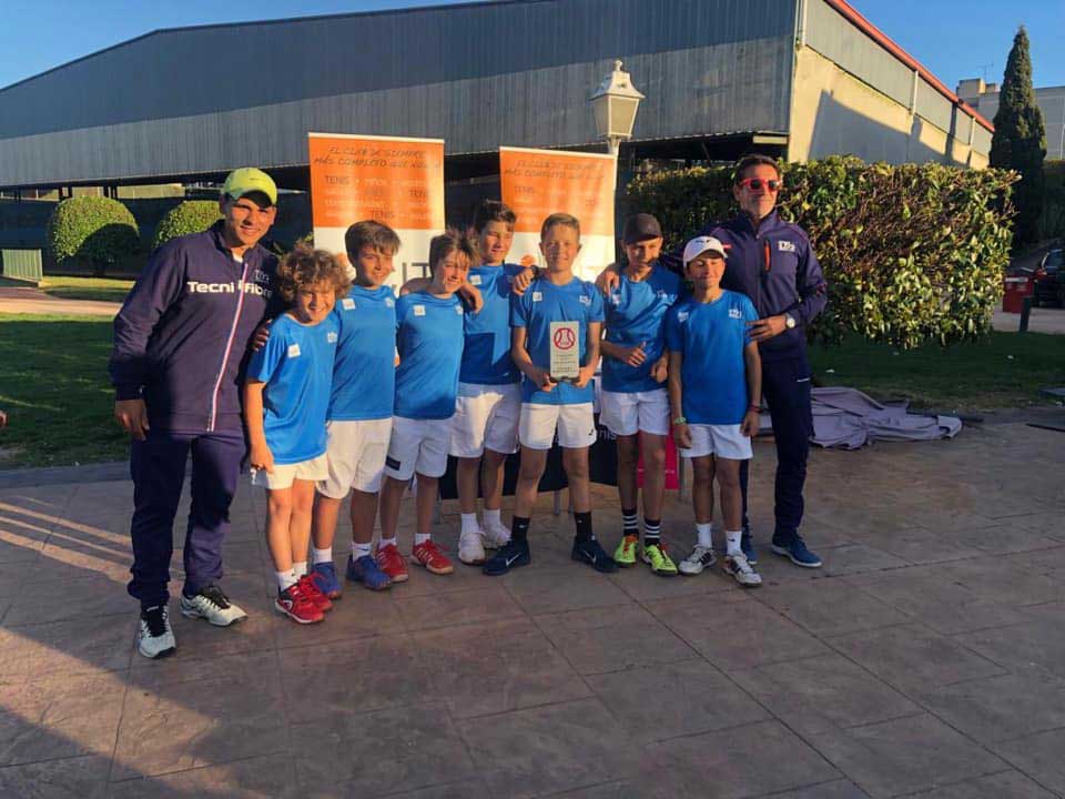 Éxito de los equipos alevines de la Escuela de Alto Rendimiento de Tenis