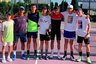 El equipo Cadete Masculino de la Universidad Europea tercer puesto en el Campeonato de Madrid. Escuela Alto Rendimiento de Tenis