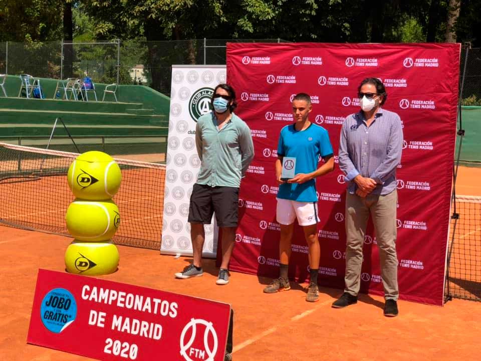 Pablo Masjuan, finalista del Campeonato De Madrid Junior Individual y Campeón en Dobles formando pareja con Pedro Rodenas.