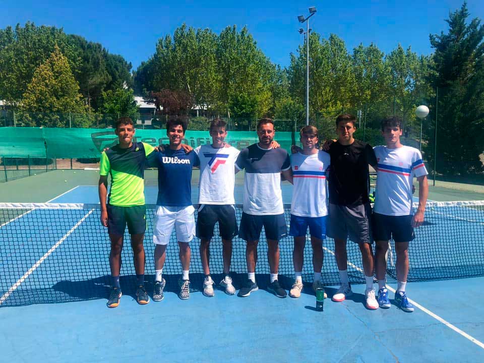 El equipo Junior Masculino de la UE clasificado para el Campeonato de España. Escuela de Alto Rendimiento de Tenis