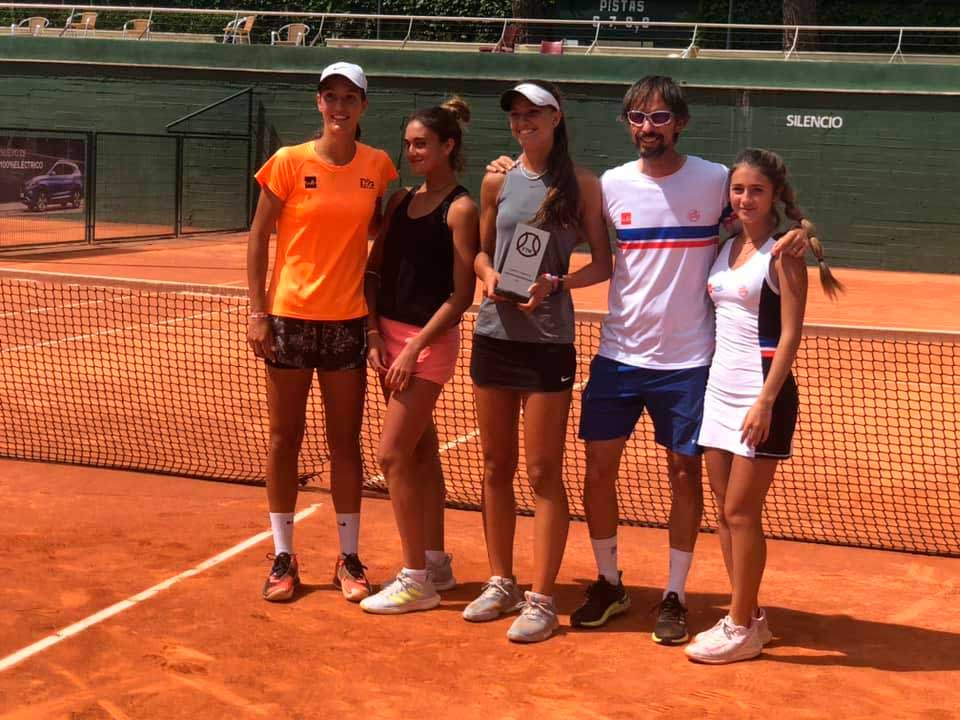 Nuestras chicas de la UE, Campeonas Junior de Madrid por Equipos. Escuela de Alto Rendimiento de Tenis