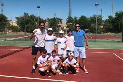 El equipo alevín de la Universidad Europa Campeón de Madrid por Equipos. Escuela de Alto Rendimiento de Tenis  