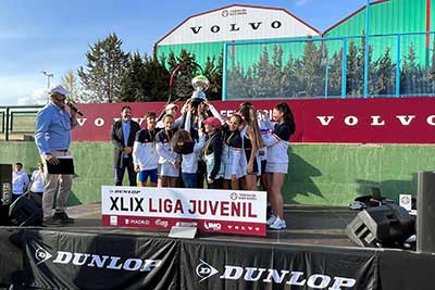 Campeones de la liga juvenil en 1ª división por equipos de la Comunidad de Madrid. Escuela de Alto Rendimiento de Tenis de la UE