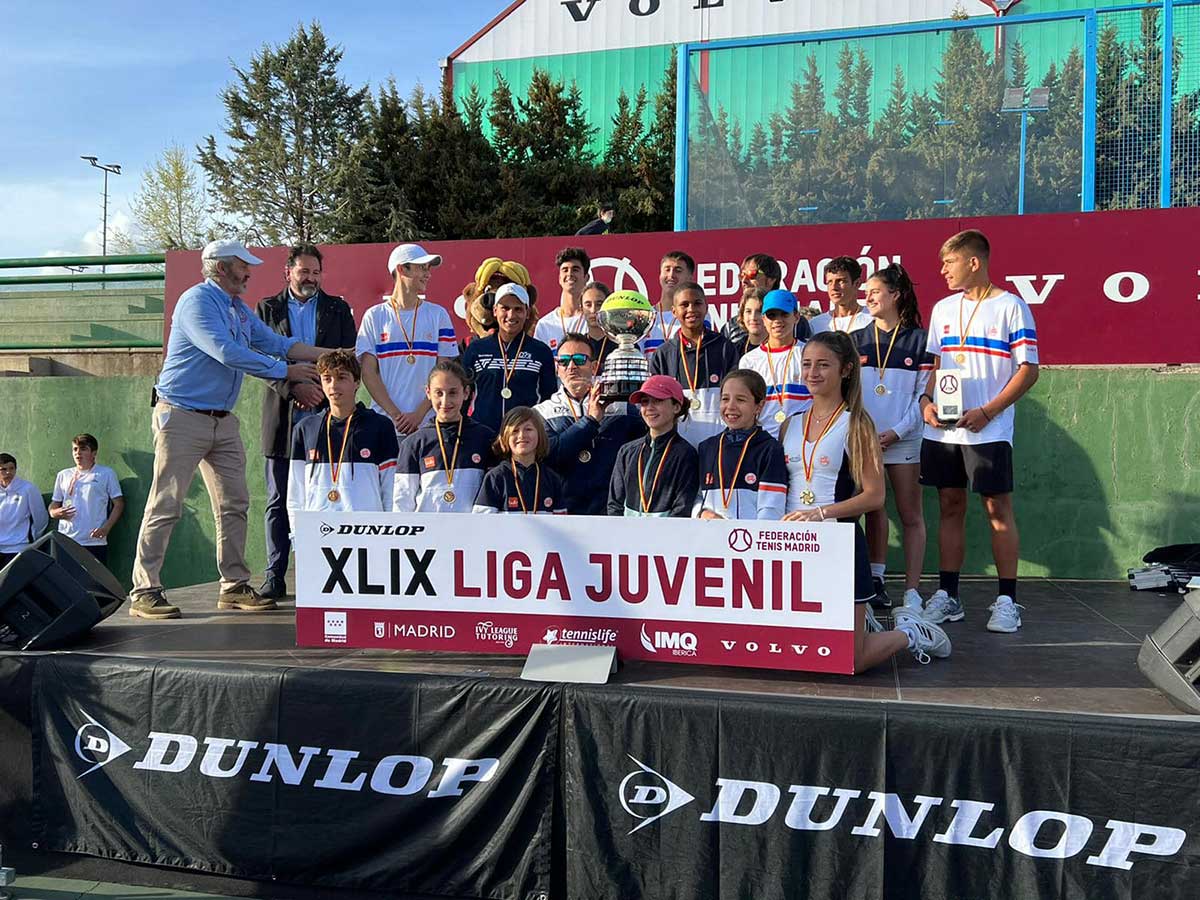Campeones de la liga juvenil en 1ª división por equipos de la Comunidad de Madrid. Escuela de Alto Rendimiento de Tenis de la UE