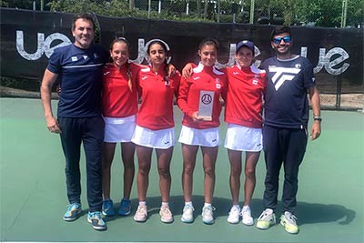 El equipo infantil femenino de la EU Campeón de Madrid en 1ª división