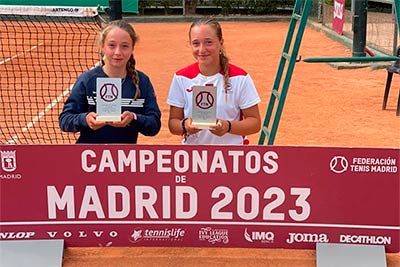 Nuestras jugadoras de la UE, campeonas de Madrid infantil de dobles