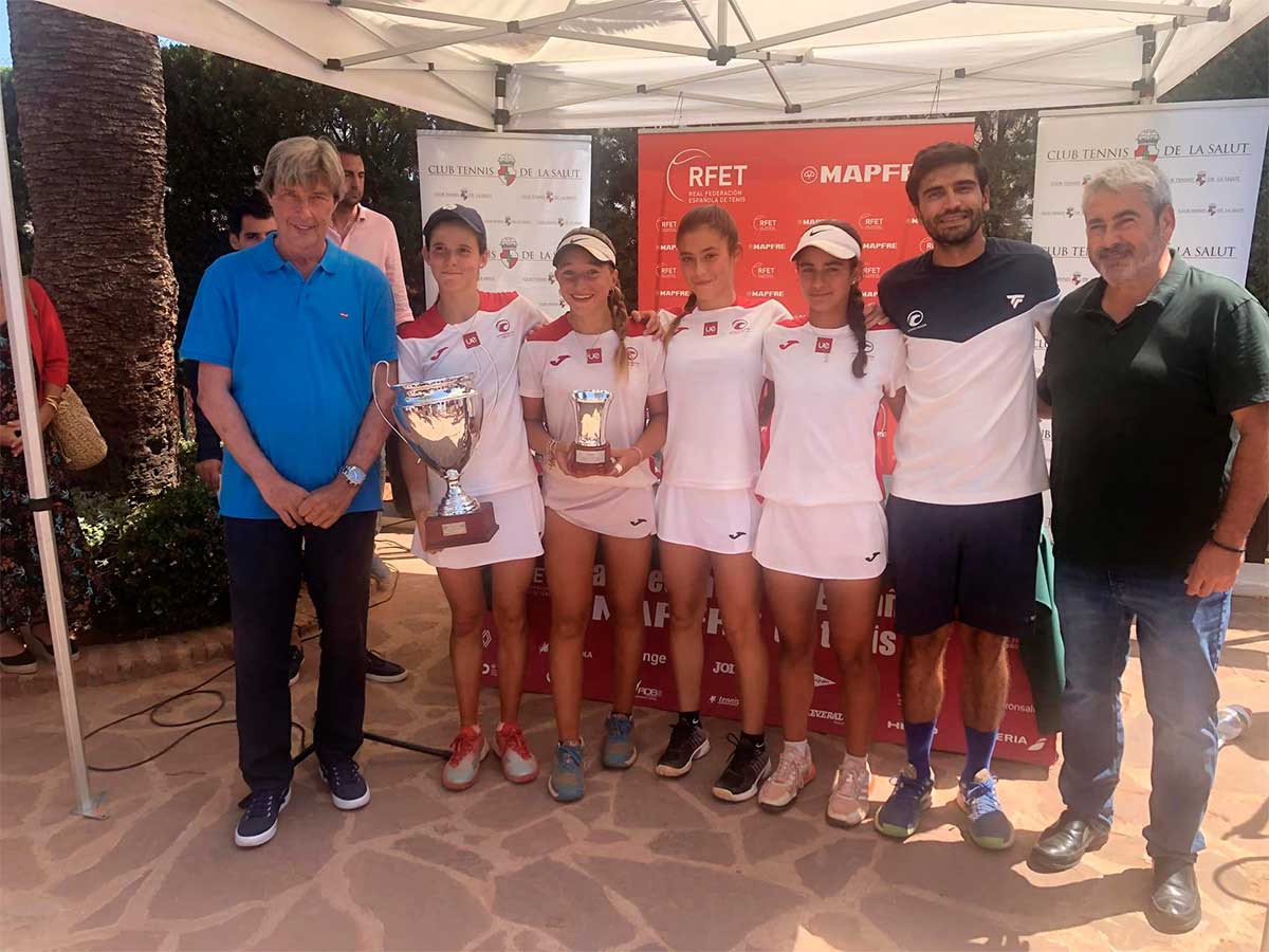 El equipo infantil femenino de la Universidad Europea es campeón de España 2023