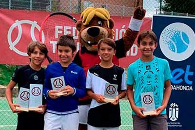 Nicolás Aguirre y Leonardo Moscioni, campeón y finalista del Campeonato de Madrid Benjamín dobles